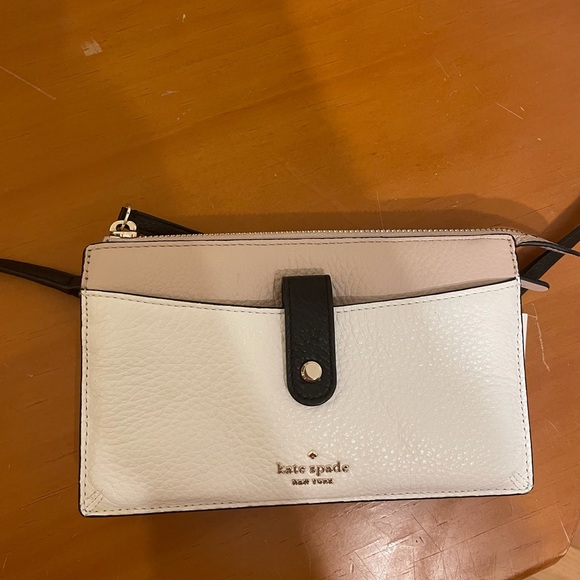 kate spade Handbags - Kate Spade Jackson “Hold the Phone” Crossbody